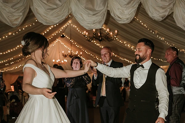 Wedding couple dance